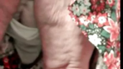 Dorastając, idzie macocha porno filmy do dużego faceta z domu.