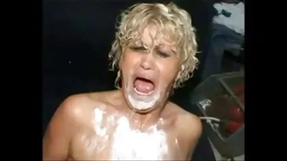 Włoskie suki Elisabetta Sapphire piją mocz macocha porno filmy